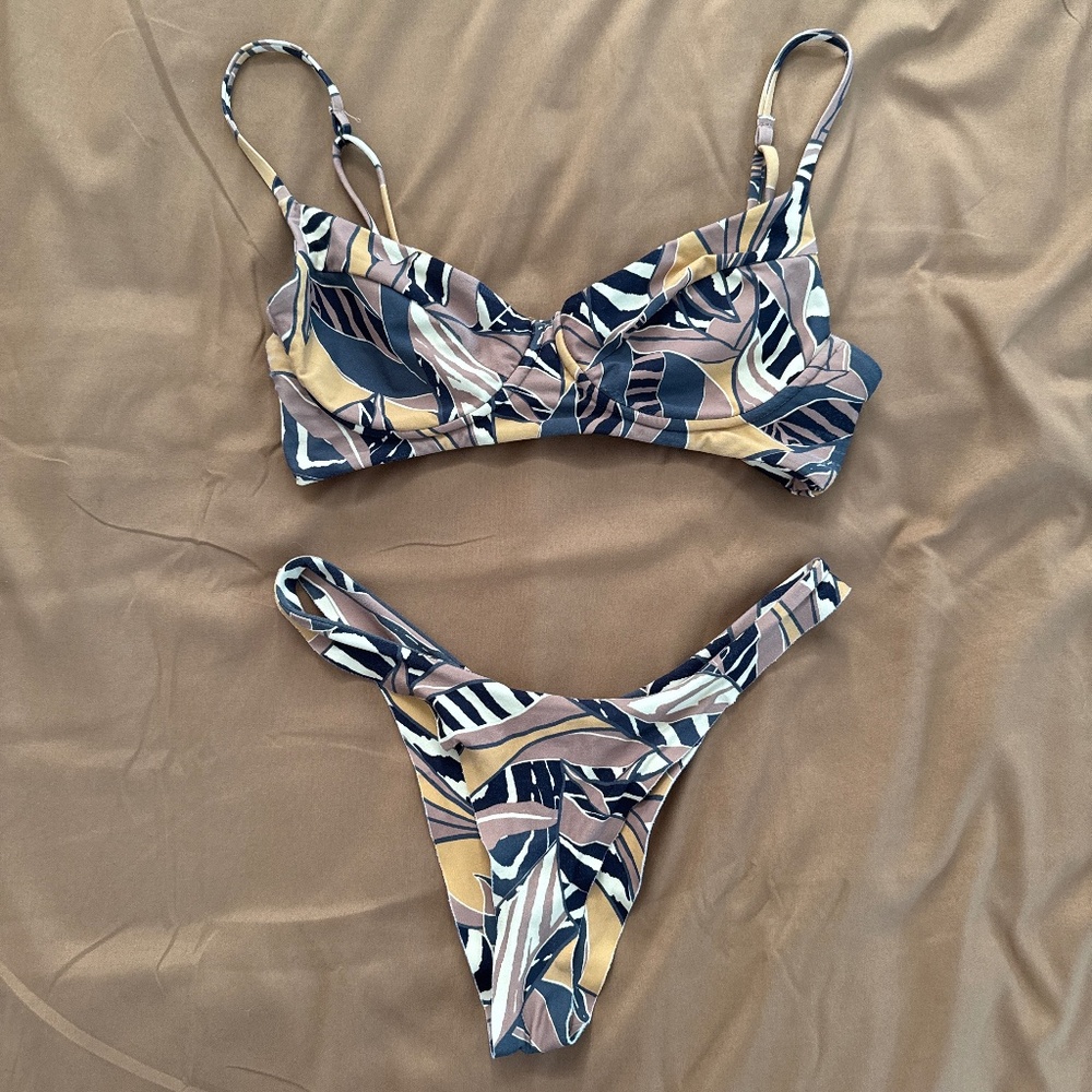 Boys and arrows bathing suit set